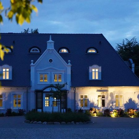 Landhaus Luetjenhof Hotel Grossenbrode Exterior photo